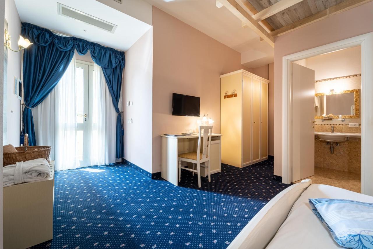 Borgo Dei Poeti Romantik Hotel มาแนร์บา เดล การ์ดา ภายนอก รูปภาพ