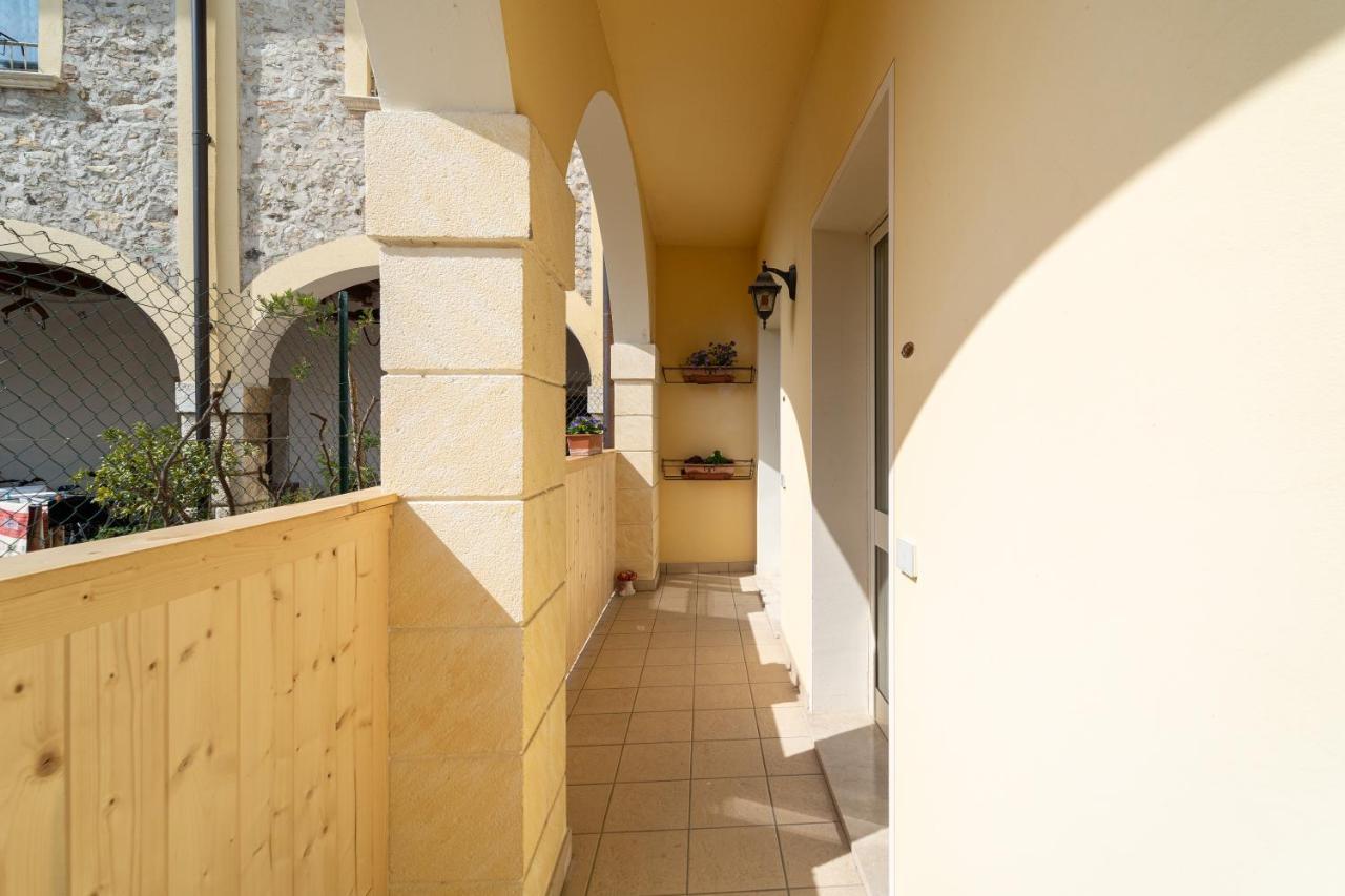 Borgo Dei Poeti Romantik Hotel มาแนร์บา เดล การ์ดา ภายนอก รูปภาพ