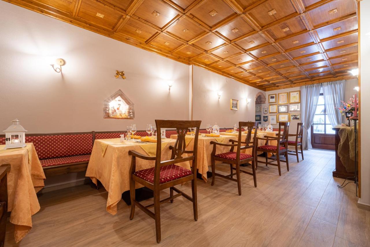 Borgo Dei Poeti Romantik Hotel มาแนร์บา เดล การ์ดา ภายนอก รูปภาพ