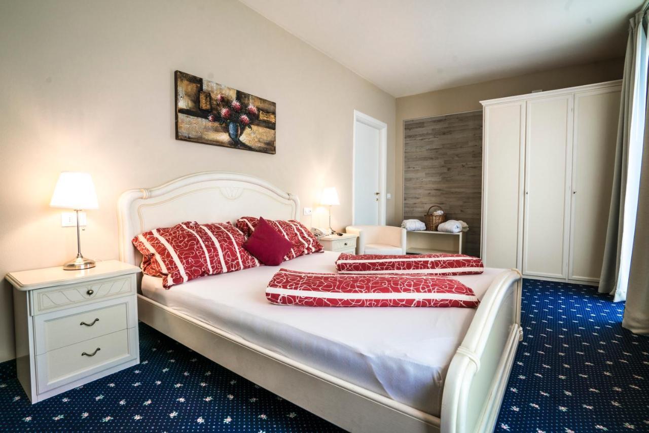 Borgo Dei Poeti Romantik Hotel มาแนร์บา เดล การ์ดา ภายนอก รูปภาพ
