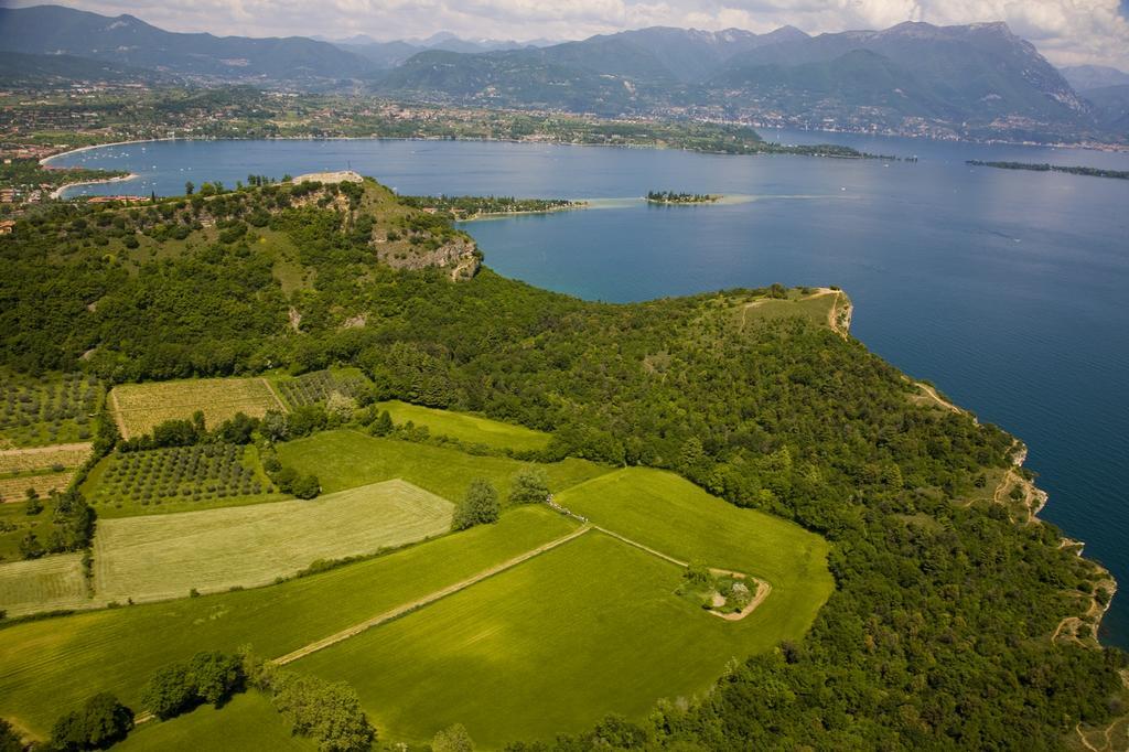 Borgo Dei Poeti Romantik Hotel มาแนร์บา เดล การ์ดา ภายนอก รูปภาพ