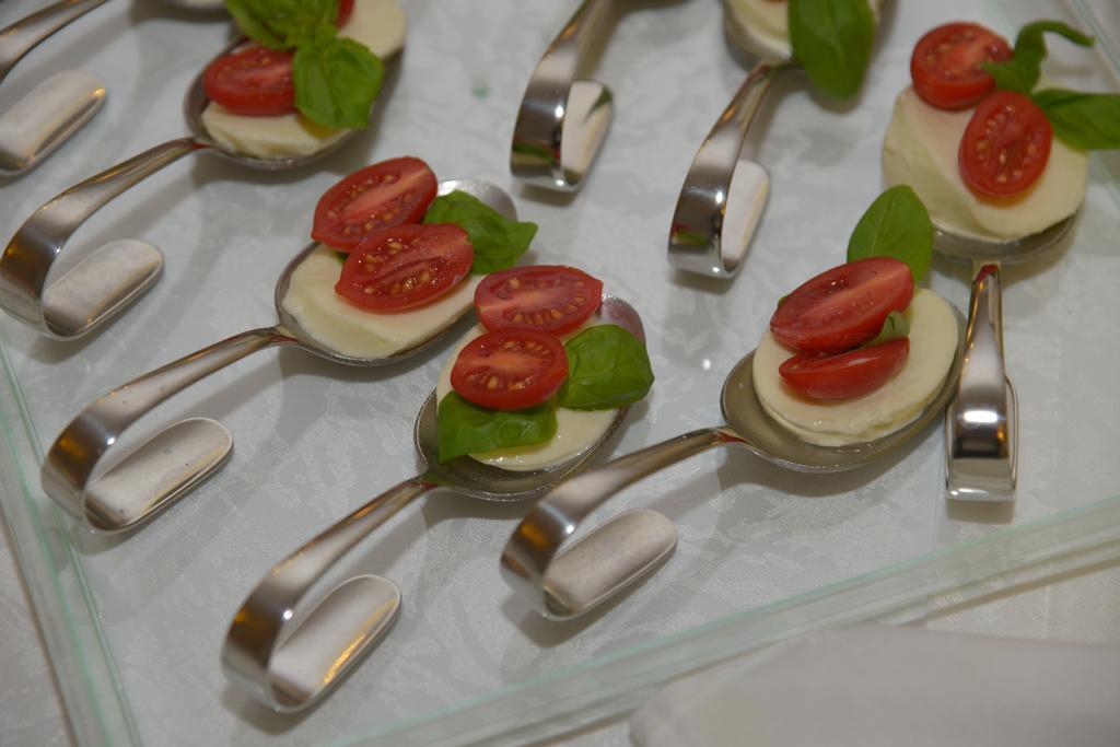 Borgo Dei Poeti Romantik Hotel มาแนร์บา เดล การ์ดา ภายนอก รูปภาพ