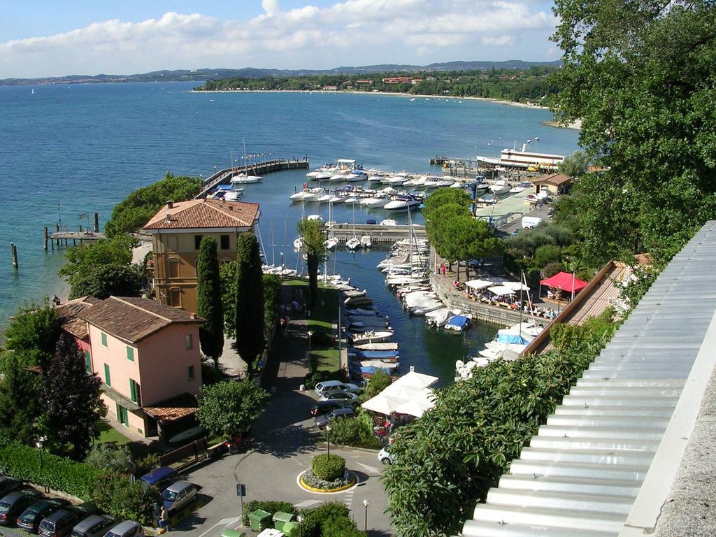 Borgo Dei Poeti Romantik Hotel มาแนร์บา เดล การ์ดา ภายนอก รูปภาพ