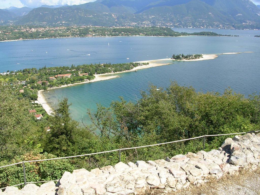 Borgo Dei Poeti Romantik Hotel มาแนร์บา เดล การ์ดา ภายนอก รูปภาพ