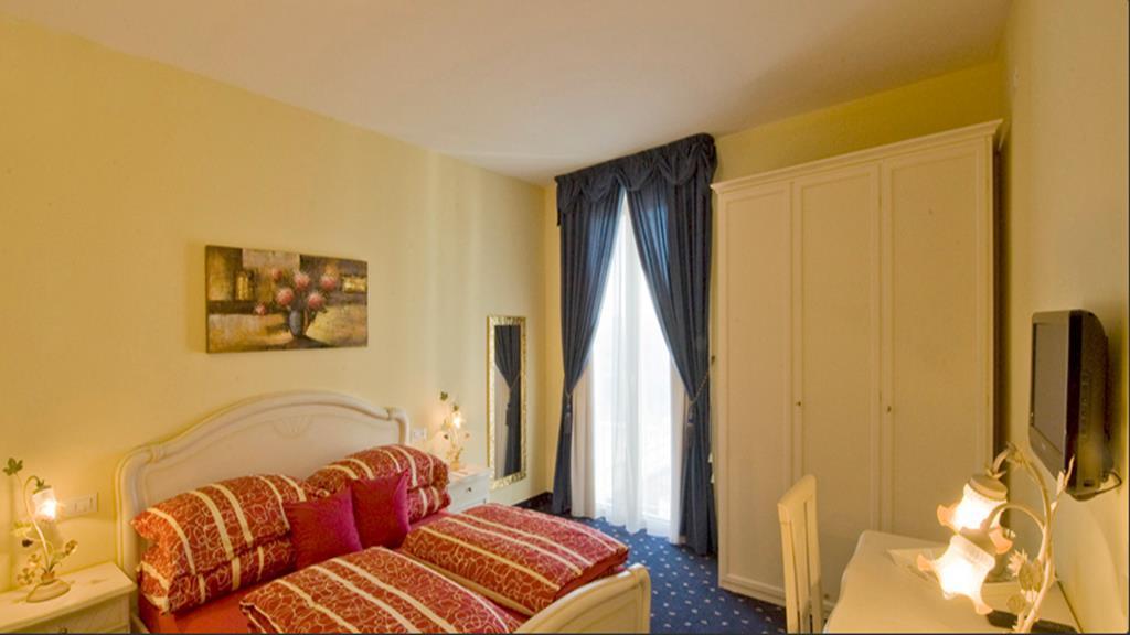 Borgo Dei Poeti Romantik Hotel มาแนร์บา เดล การ์ดา ภายนอก รูปภาพ